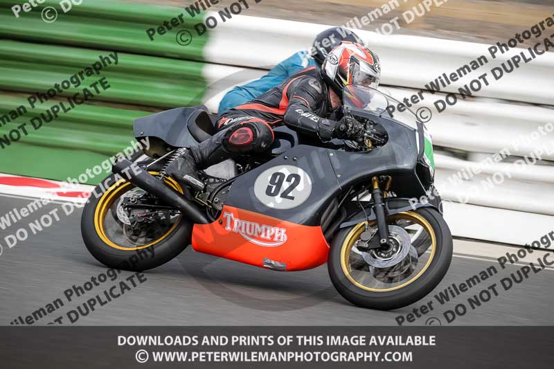 Vintage motorcycle club;eventdigitalimages;mallory park;mallory park trackday photographs;no limits trackdays;peter wileman photography;trackday digital images;trackday photos;vmcc festival 1000 bikes photographs